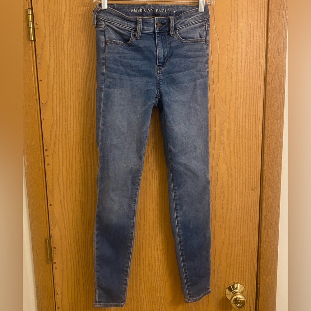 American Eagle Outfitters Blue Skinny Jeans with Medium Wash Size 4